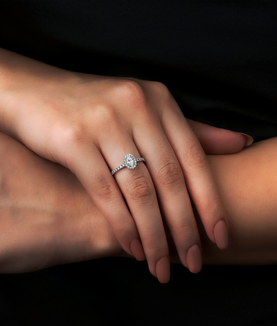 10 THINGS YOU SHOULD KNOW BEFORE BUYING AN ENGAGEMENT RING