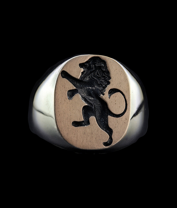 Men's Signet Ring Engraved with Lion in Sterling Silver