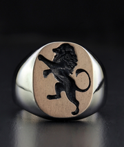 Men's Signet Ring Engraved with Lion in Sterling Silver