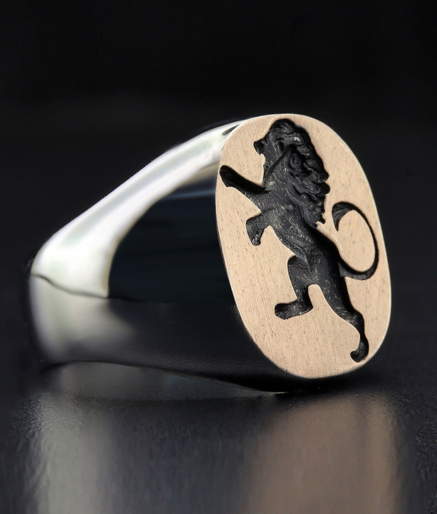 Men's Signet Ring Engraved with Lion in Sterling Silver