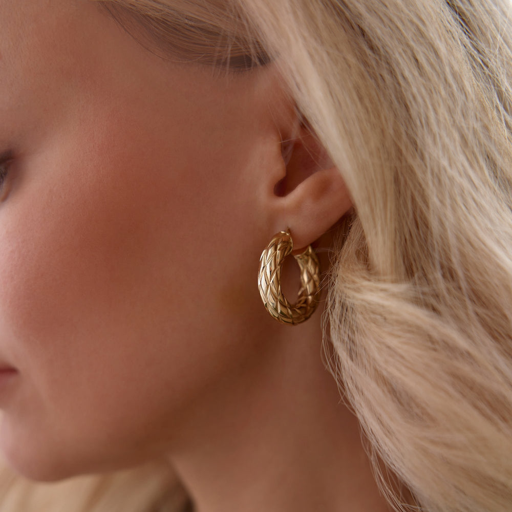 Wall Bombe Hoop Earring