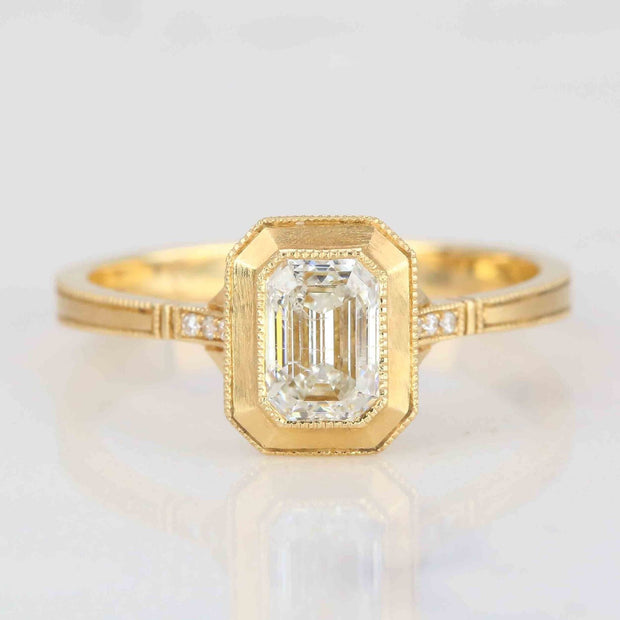 Emeral Ring, diamond ring, 0.90 ct. Emerald Diamond Vintage Gold Ring, 0.90 ct. Emerald Diamond Gold Ring