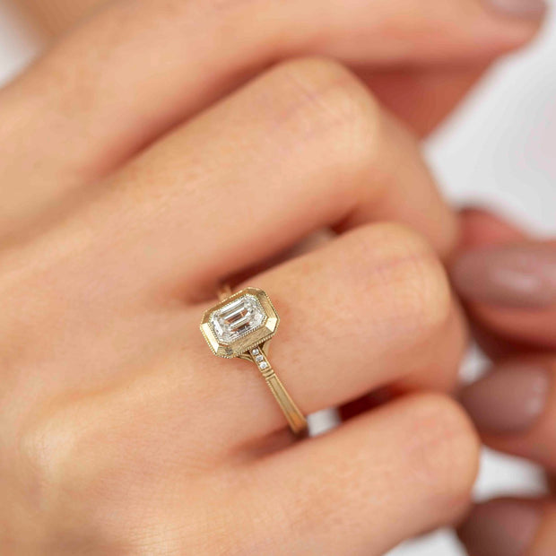 Emeral Ring, diamond ring, 0.90 ct. Emerald Diamond Vintage Gold Ring, 0.90 ct. Emerald Diamond Gold Ring