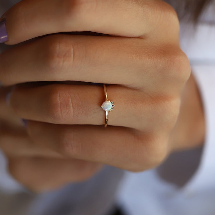 14k Gold Mother of Pearl Queen Ring