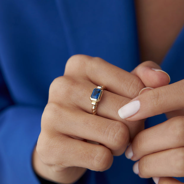14k Gold Sapphire Blue Baguette Twisted Ring