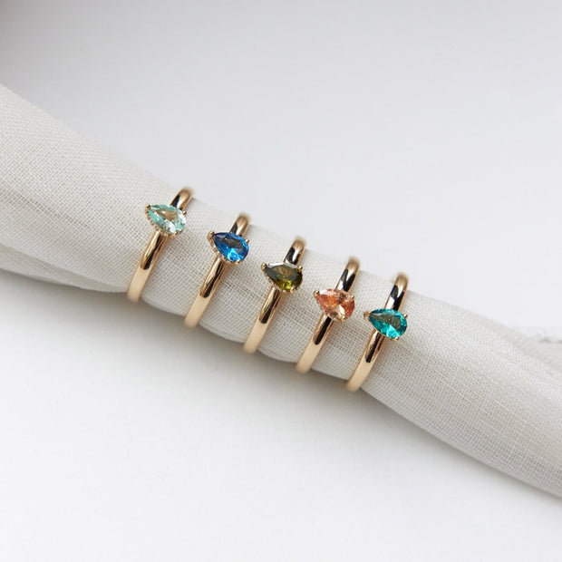 14k Gold Light Green Drop Ring