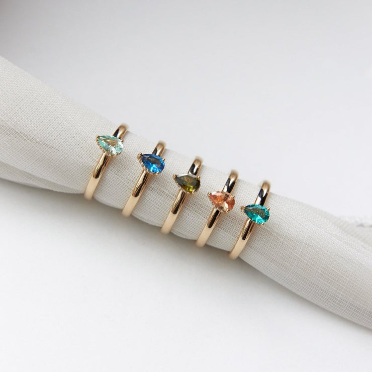 14k Gold Light Green Drop Ring
