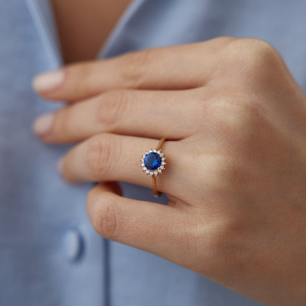 14k Gold Sapphire Look Round Ring