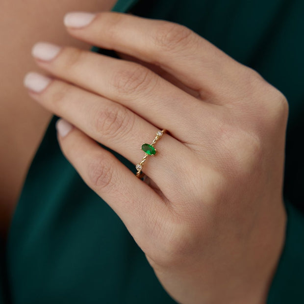 14k Gold Oval Cut Green Stone Ring