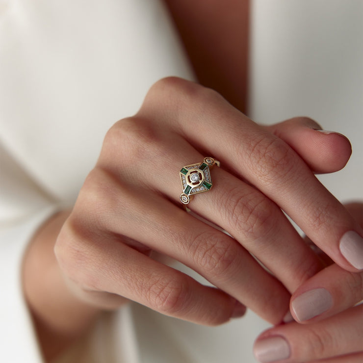 14k Gold Emerald Baguette Ring