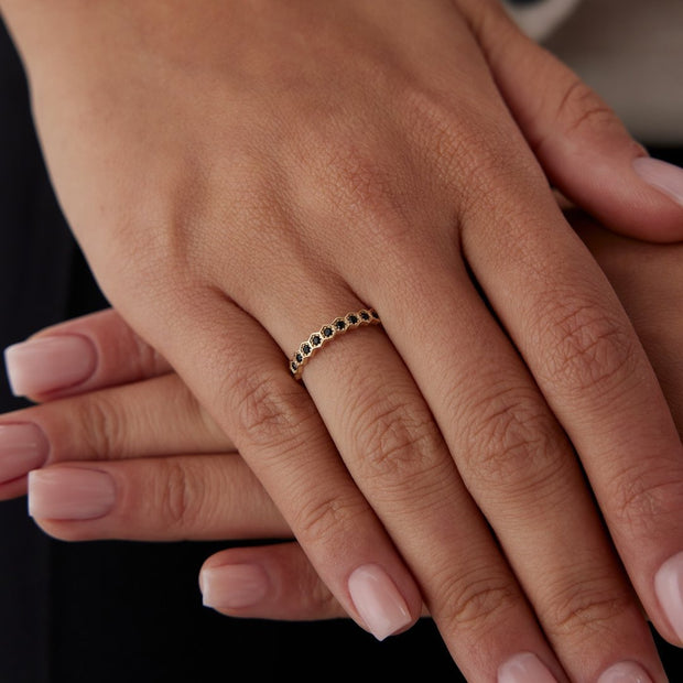 14k Gold Hexagonal Row Black Ring