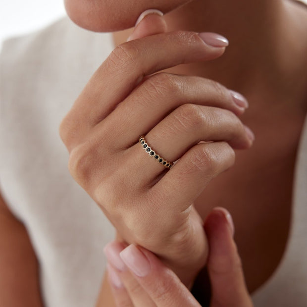 14k Gold Hexagonal Row Black Ring