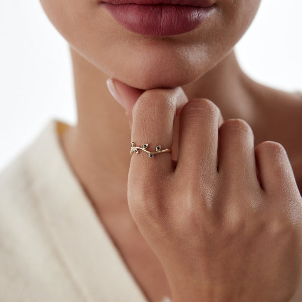 14k Gold Black Ivy Ring
