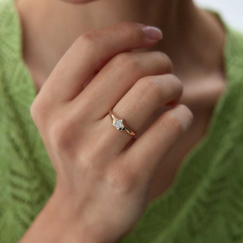Gold Star Signet Ring - Solid 14k Gold Ring