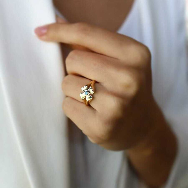 Clover Signet Ring - Solid 14k Gold Ring